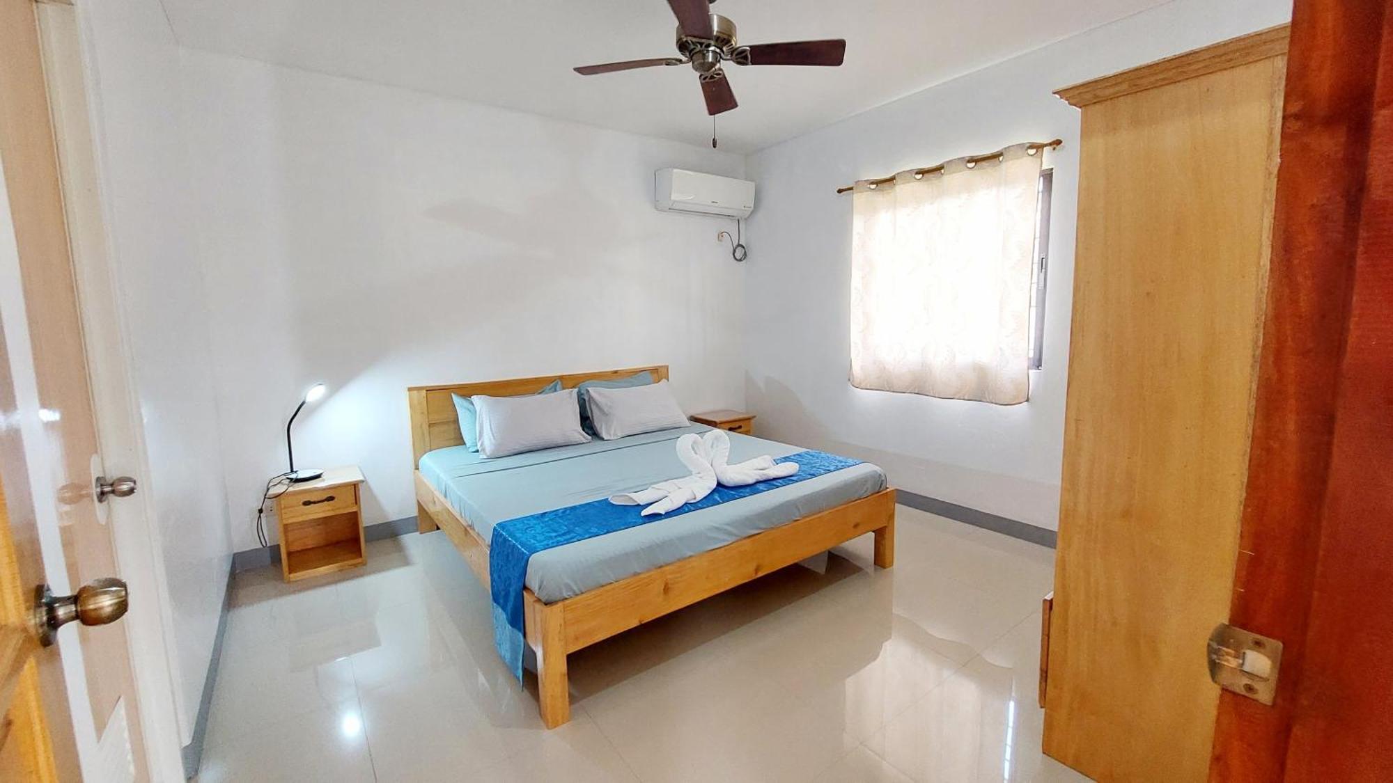 Beyond Island Hotel Moalboal Room photo